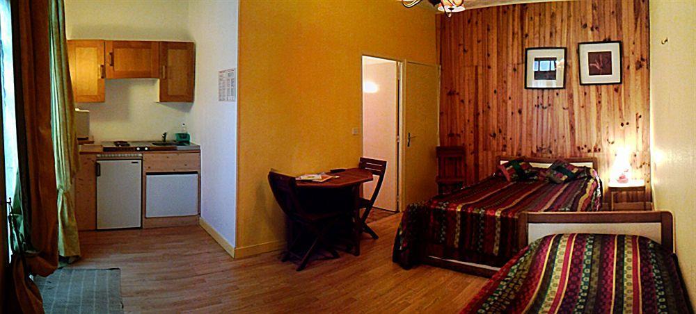 דינאן Hotel De La Tour De L'Horloge מראה חיצוני תמונה