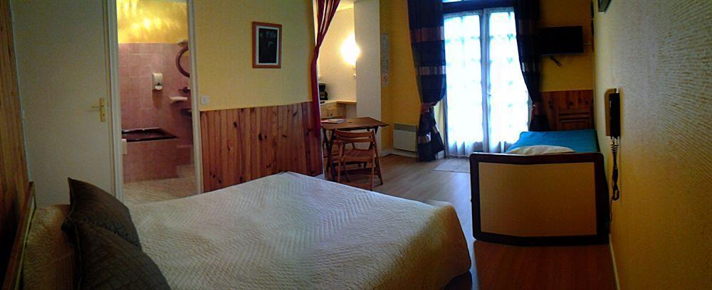 דינאן Hotel De La Tour De L'Horloge מראה חיצוני תמונה