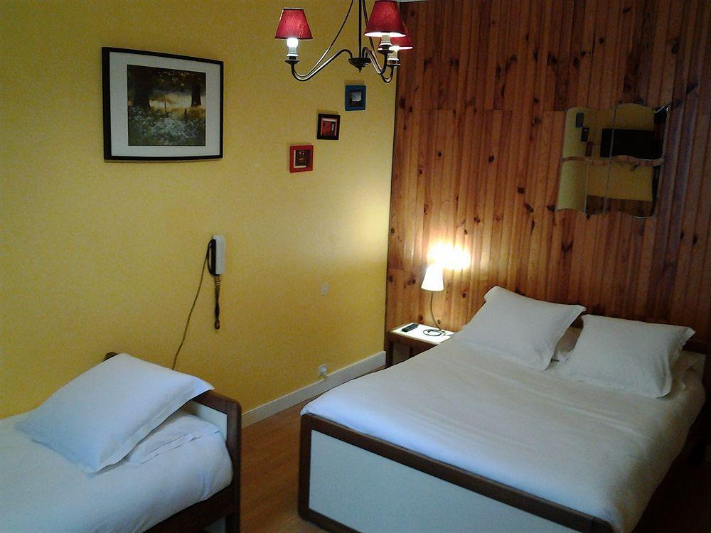 דינאן Hotel De La Tour De L'Horloge מראה חיצוני תמונה