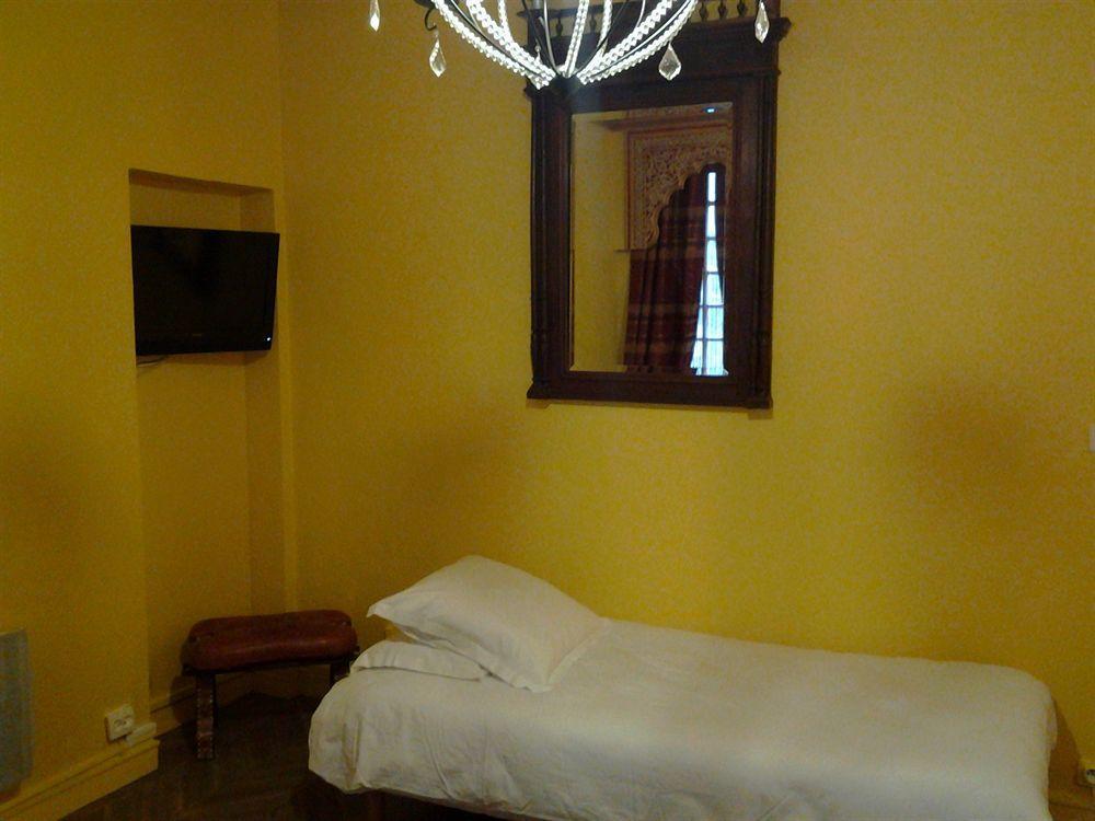 דינאן Hotel De La Tour De L'Horloge מראה חיצוני תמונה